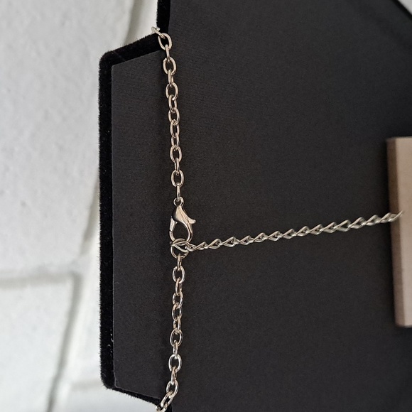 Beautiful Silver/Blue Gem Necklace and Bracelet.  Size O/S - Picture 5 of 5